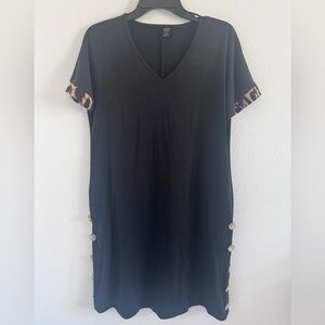 Emery Rose Black V- neck tunic top leopard  trim bottom size XS